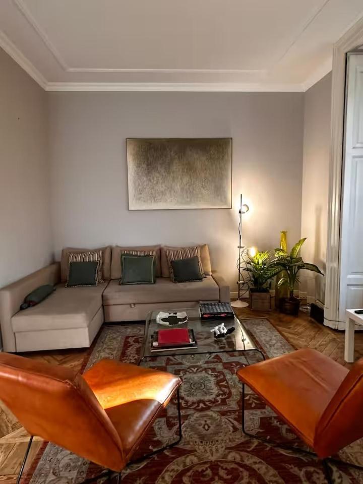 Readmyhostprofile! Luxury 4 Bedroom Penthouse Near Duomo * Mailand
