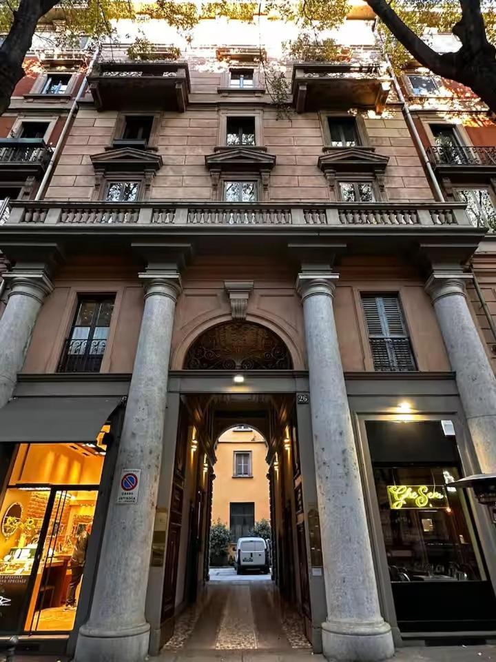 Readmyhostprofile! Luxury 4 Bedroom Penthouse Near Duomo Apartment
