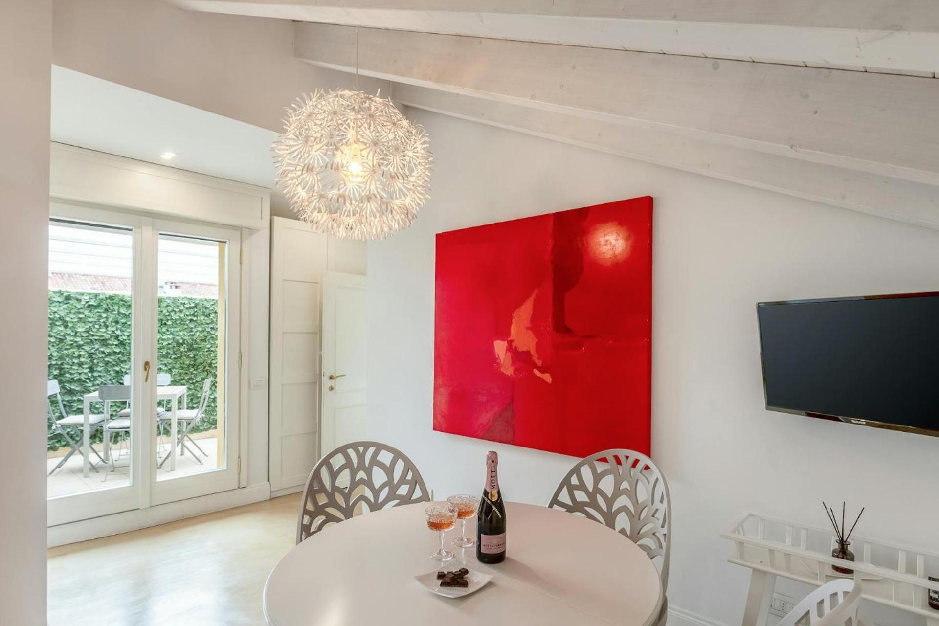 Readmyhostprofile! Luxury 4 Bedroom Penthouse Near Duomo Apartment *