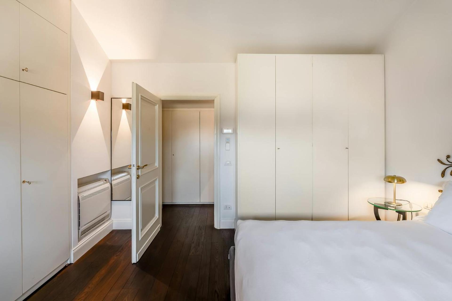 Readmyhostprofile! Luxury 4 Bedroom Penthouse Near Duomo *