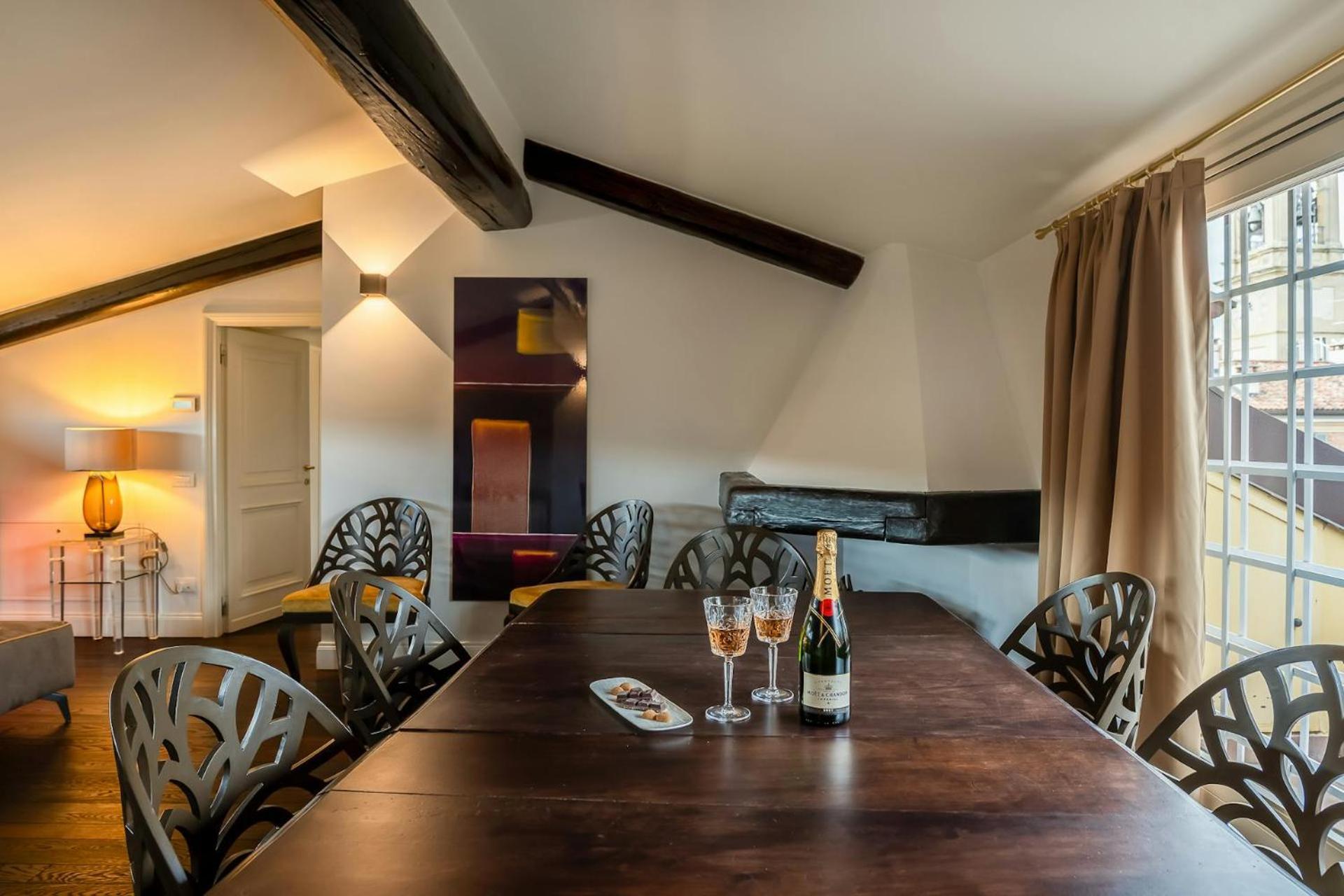 Apartment Readmyhostprofile! Luxury 4 Bedroom Penthouse Near Duomo Mailand