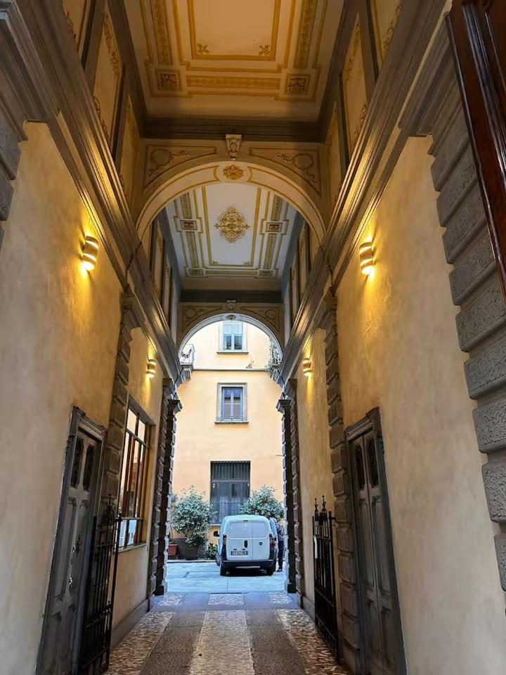 Readmyhostprofile! Luxury 4 Bedroom Penthouse Near Duomo Apartment *