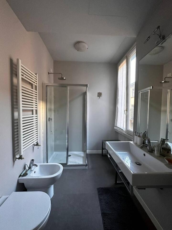 Readmyhostprofile! Luxury 4 Bedroom Penthouse Near Duomo * Milan