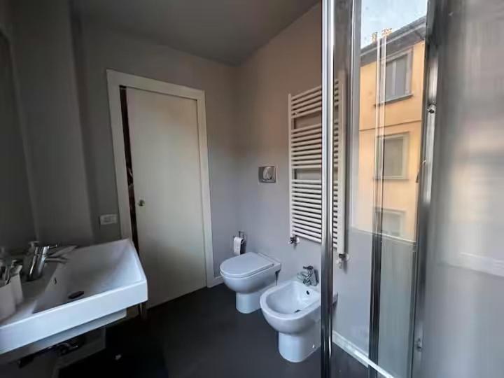 Readmyhostprofile! Luxury 4 Bedroom Penthouse Near Duomo Milan