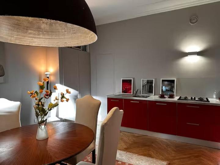 Readmyhostprofile! Luxury 4 Bedroom Penthouse Near Duomo Apartment