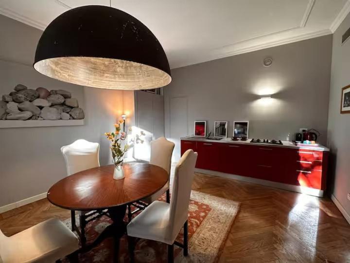 Readmyhostprofile! Luxury 4 Bedroom Penthouse Near Duomo Milan