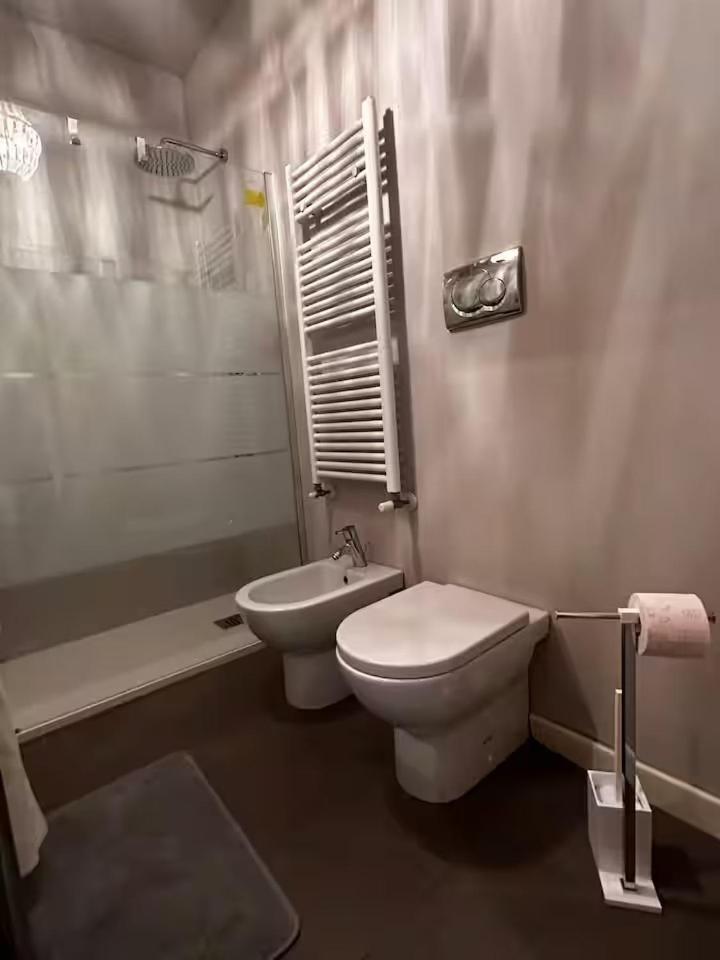 Readmyhostprofile! Luxury 4 Bedroom Penthouse Near Duomo * Milan