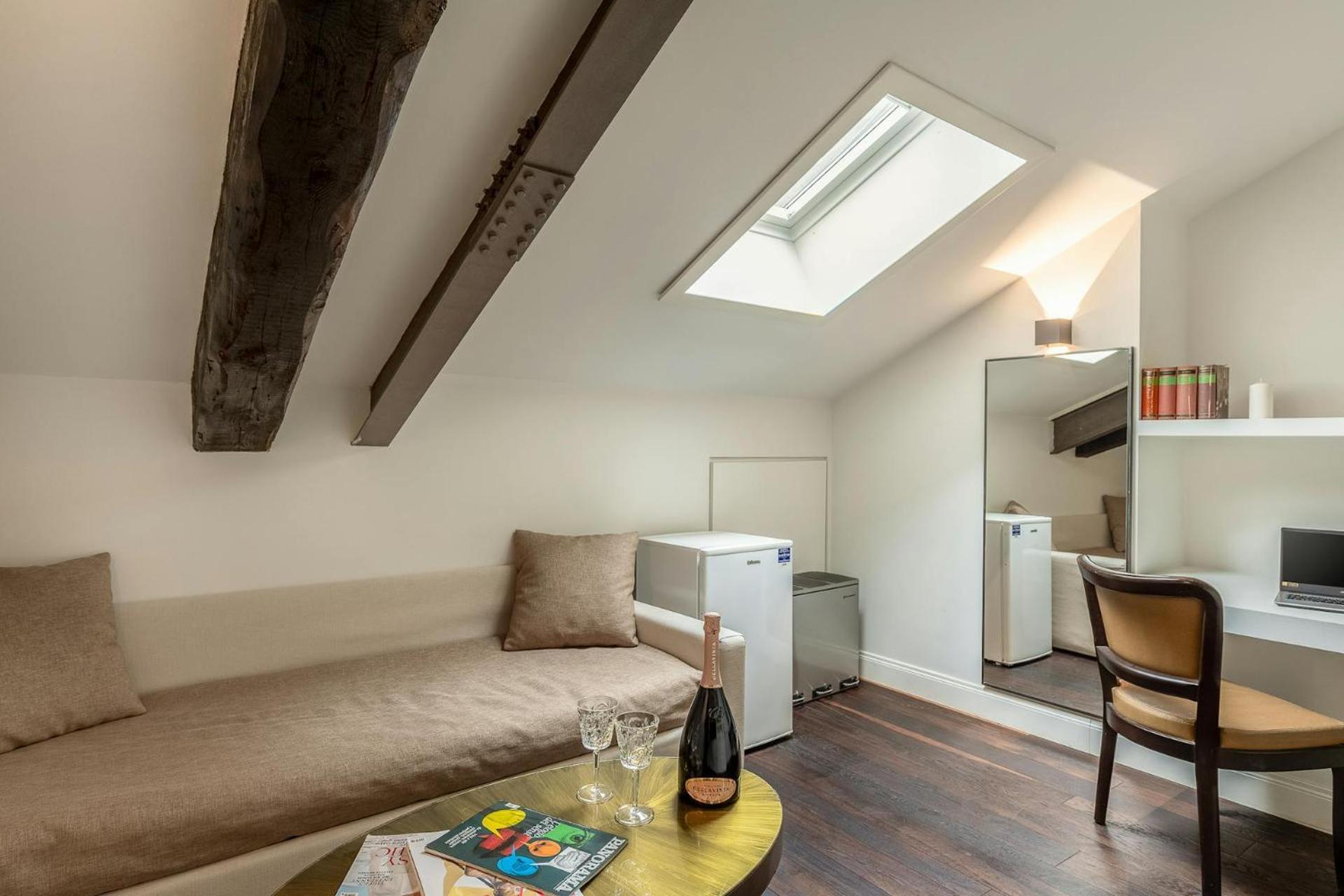 Readmyhostprofile! Luxury 4 Bedroom Penthouse Near Duomo * Milan
