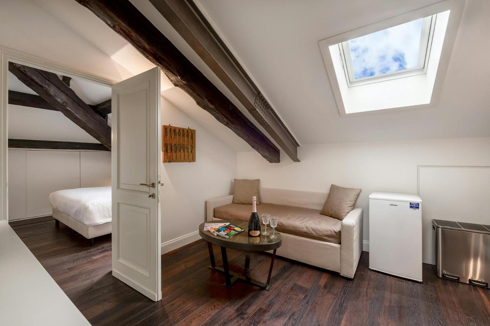 Readmyhostprofile! Luxury 4 Bedroom Penthouse Near Duomo Apartment *