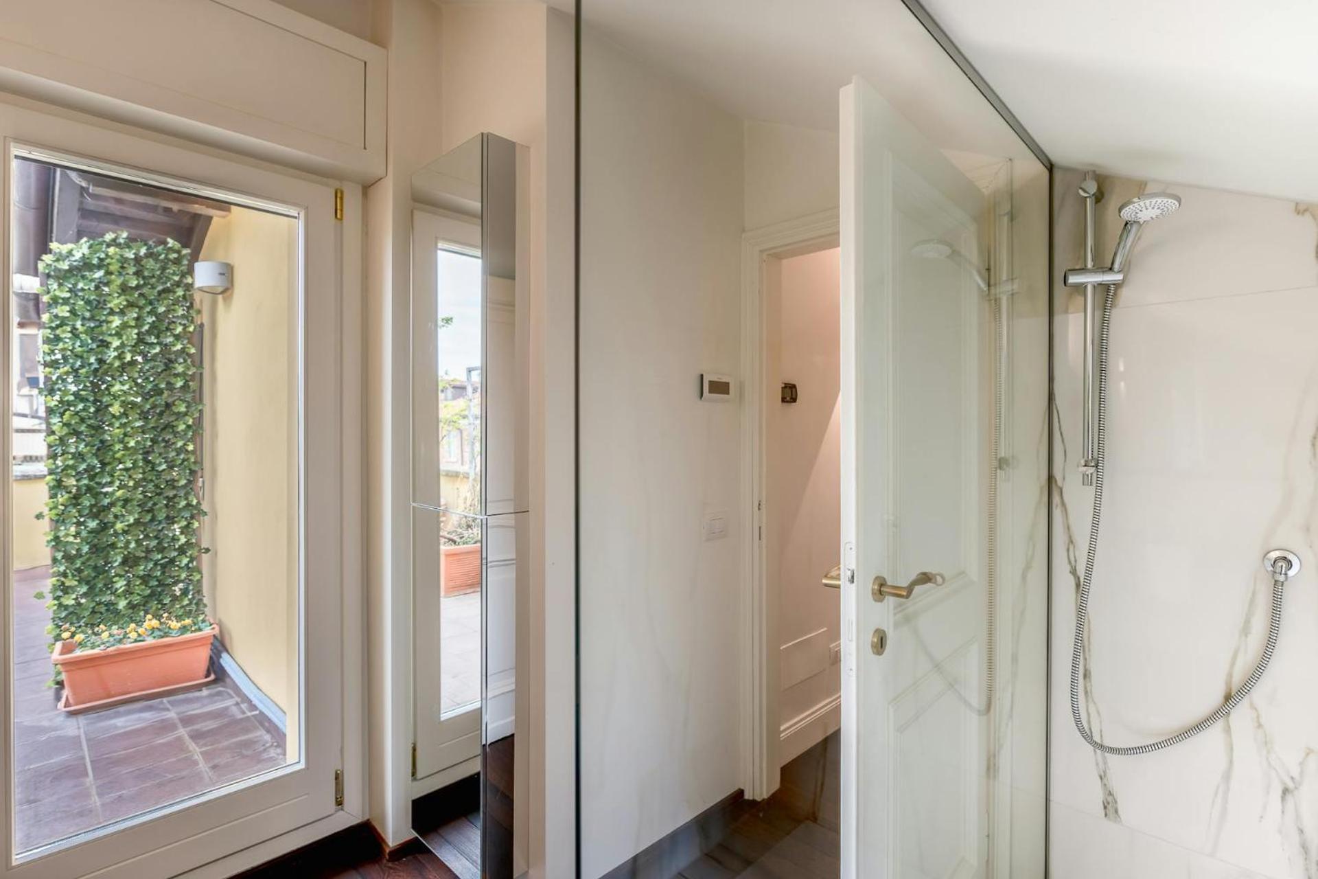 Readmyhostprofile! Luxury 4 Bedroom Penthouse Near Duomo * Milan