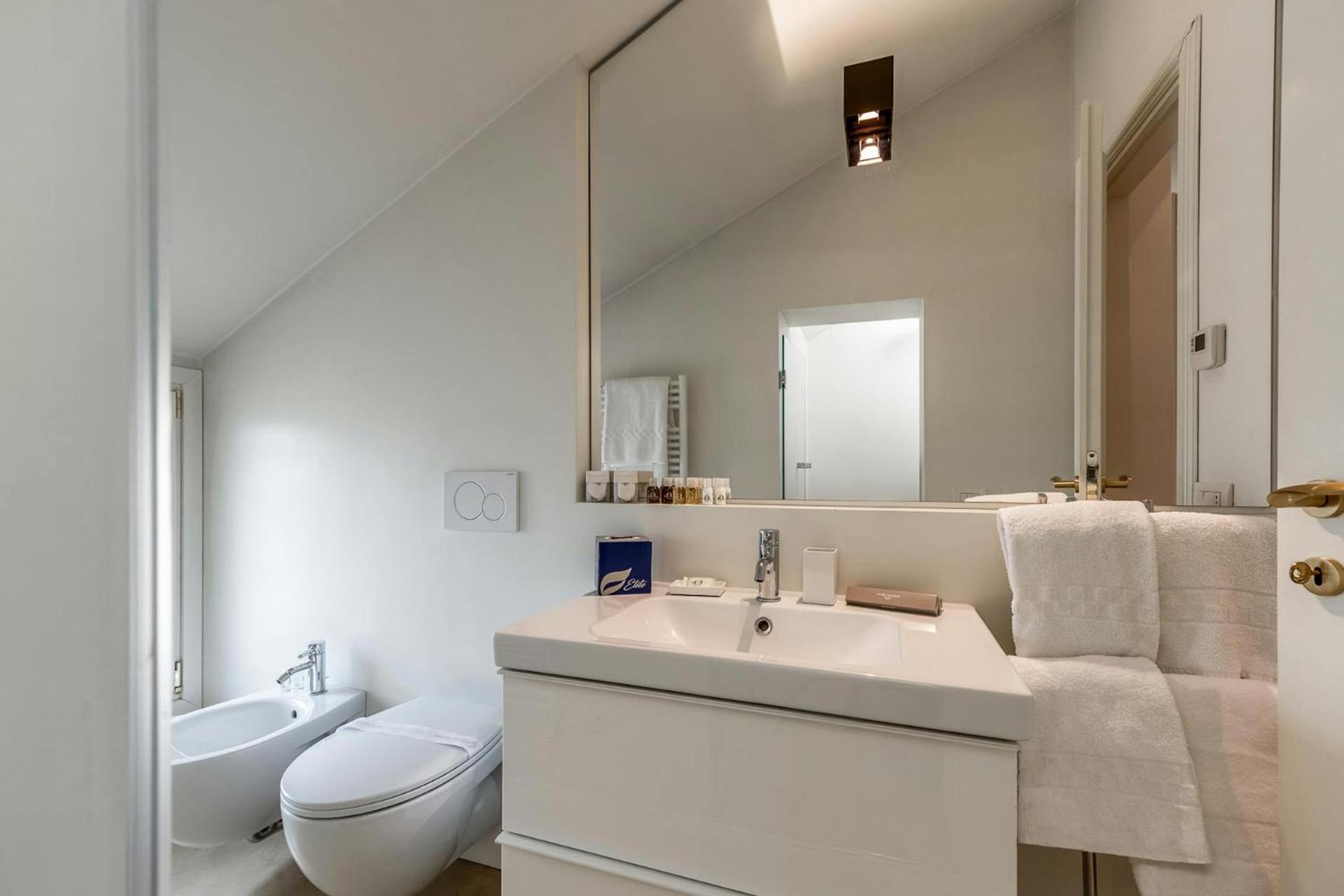 Readmyhostprofile! Luxury 4 Bedroom Penthouse Near Duomo