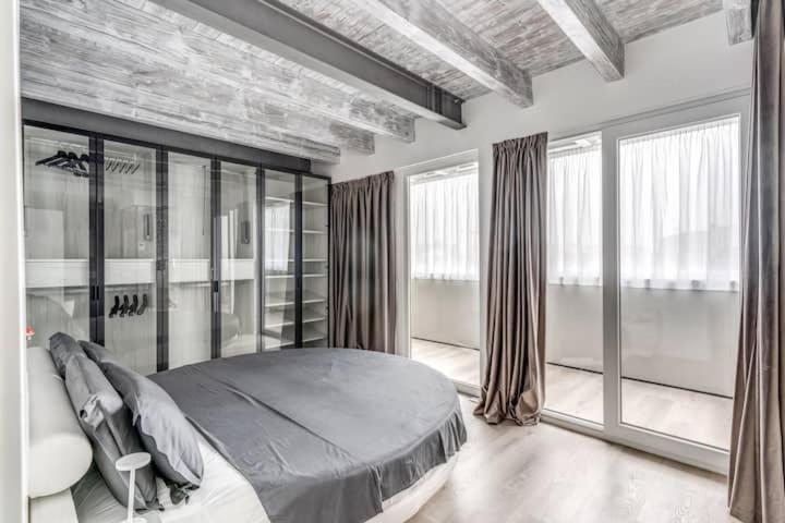 Readmyhostprofile! Luxury 4 Bedroom Penthouse Near Duomo