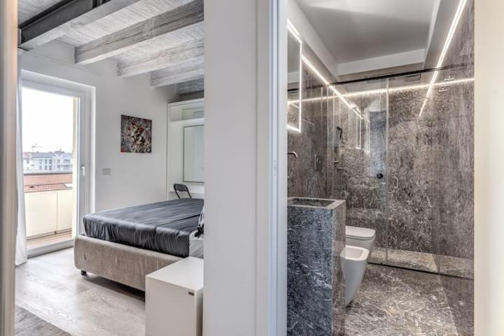 Readmyhostprofile! Luxury 4 Bedroom Penthouse Near Duomo Apartment Milan